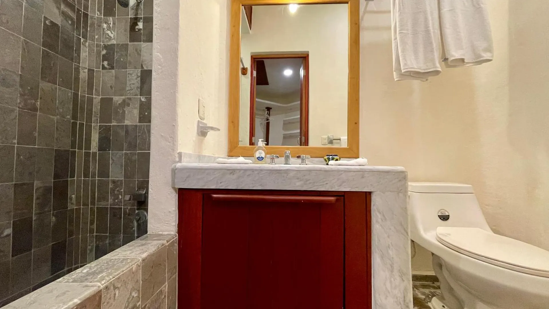 6Br Spacious Waterfront Villa With Private Pool By Solmar Rentals Cancun
