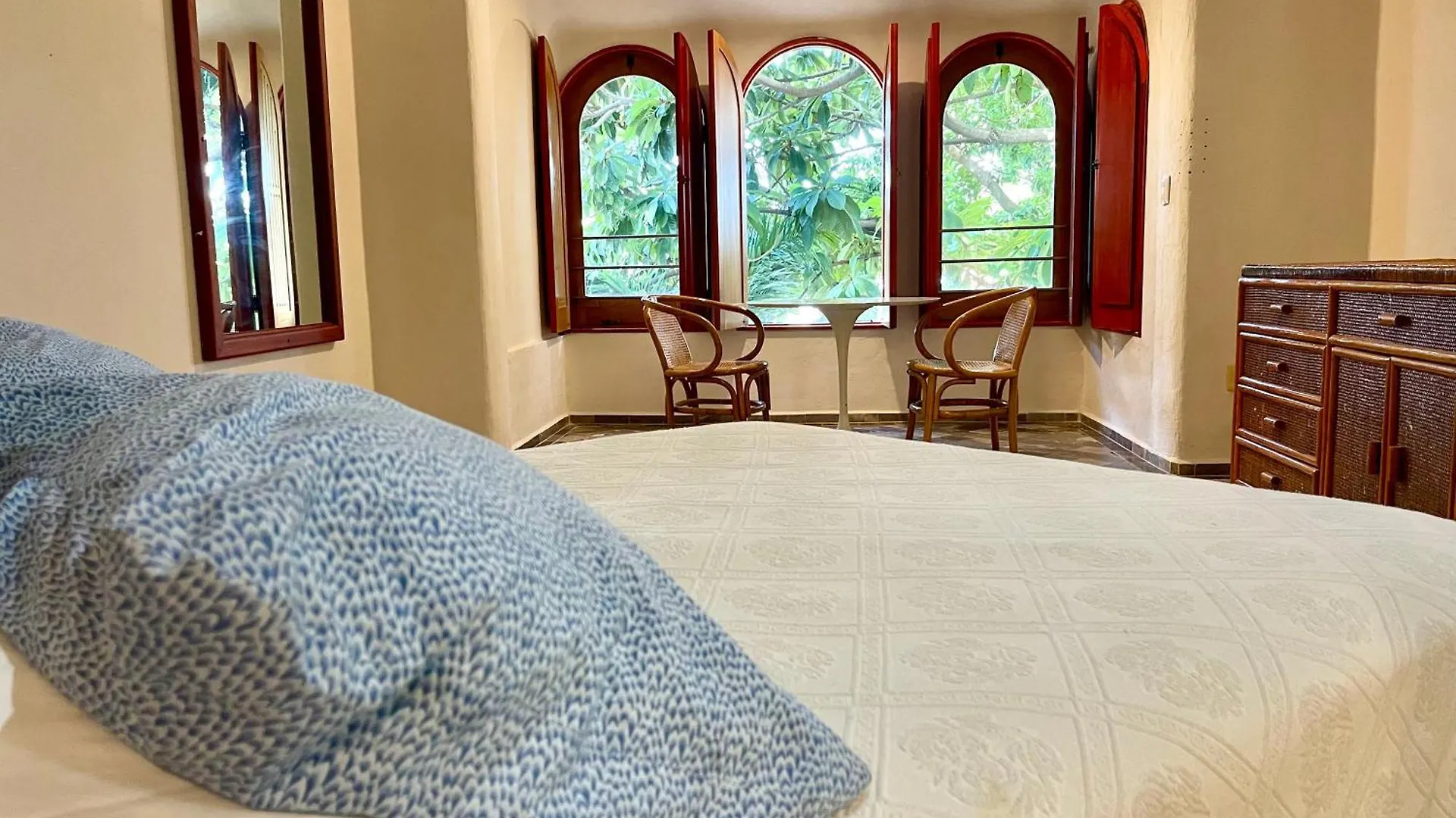 6Br Spacious Waterfront Villa With Private Pool By Solmar Rentals Cancun Mexico